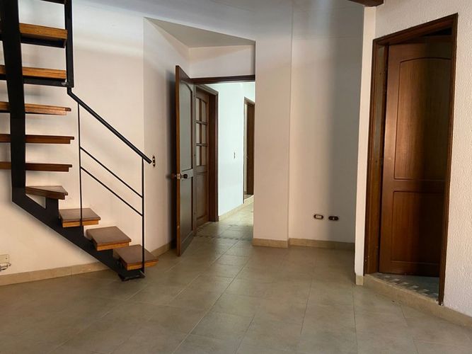 Casa de 4 alcobas en venta en Entreamigos, Sabaneta, 283 m² · foto 7 de 19