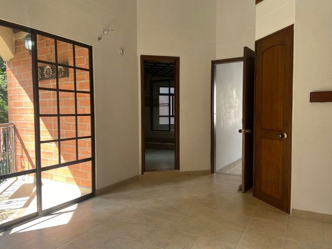 Casa de 4 alcobas en venta en Entreamigos, Sabaneta, 283 m² · foto 12 de 19