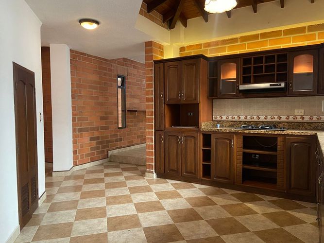 Casa de 4 alcobas en venta en Entreamigos, Sabaneta, 283 m² · foto 10 de 19