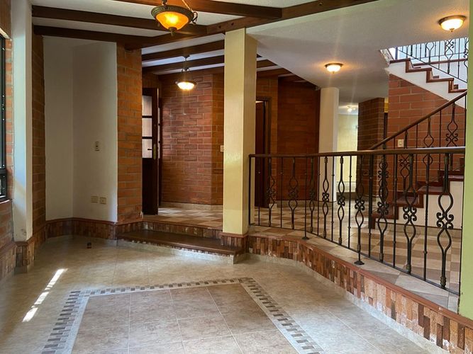 Casa de 4 alcobas en venta en Entreamigos, Sabaneta, 283 m² · foto 5 de 19