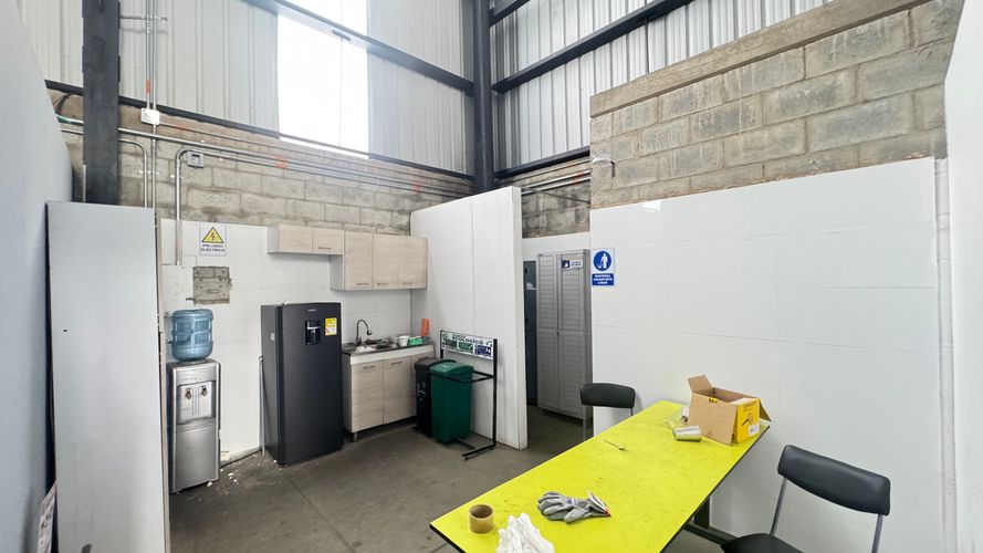 Bodega en arriendo en Acopi, Yumbo, 1006 m² · foto 15 de 18