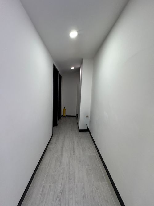 Local en venta en Laureles, Medellín, 700 m² · foto 17 de 18