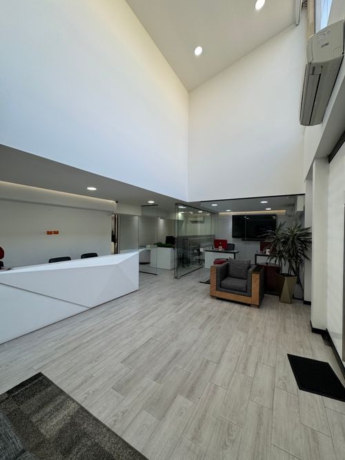 Local en venta en Laureles, Medellín, 700 m² · foto 8 de 18