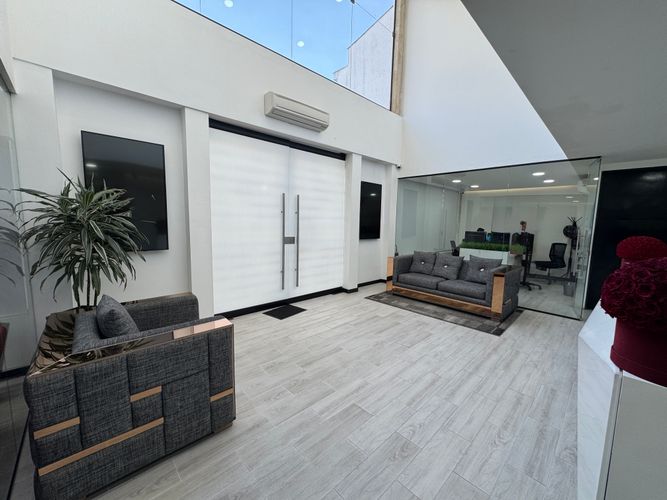 Local en venta en Laureles, Medellín, 700 m² · foto 9 de 18