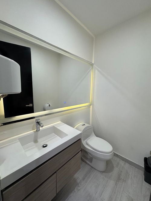 Local en venta en Laureles, Medellín, 700 m² · foto 18 de 18