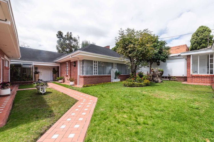 Casa de 4 alcobas en venta en Santa Ana Oriental, Bogotá, 410 m² · foto 11 de 24