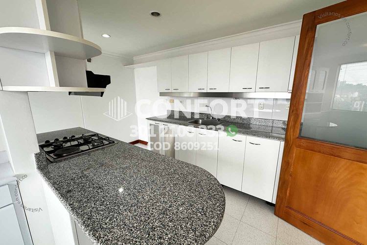 Apartamento de 3 alcobas en arriendo en El Tesoro, Medellín, 198 m² · foto 4 de 24