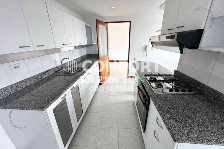 Apartamento de 3 alcobas en arriendo en El Tesoro, Medellín, 198 m² · foto 6 de 24
