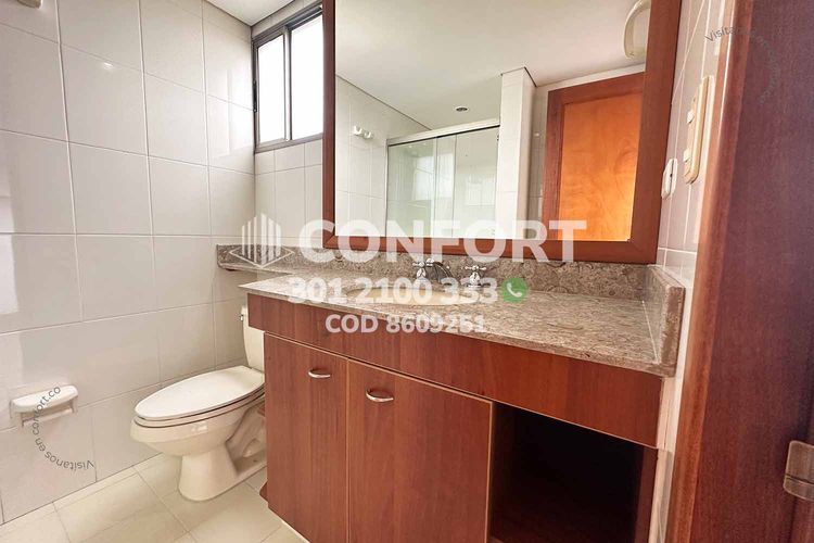 Apartamento de 3 alcobas en arriendo en El Tesoro, Medellín, 198 m² · foto 18 de 24