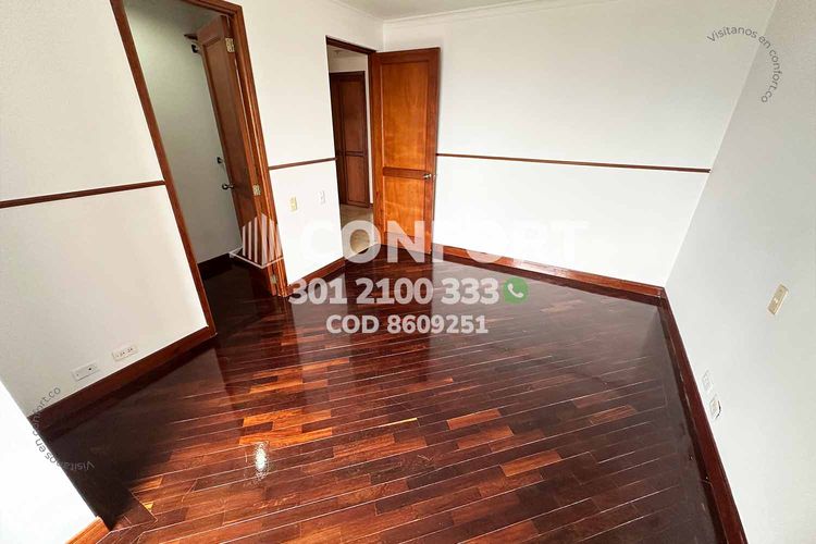 Apartamento de 3 alcobas en arriendo en El Tesoro, Medellín, 198 m² · foto 22 de 24