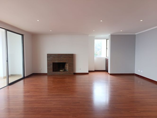 Apartamento de 3 alcobas en arriendo en El Poblado, Medellín, 225 m² · foto 4 de 19