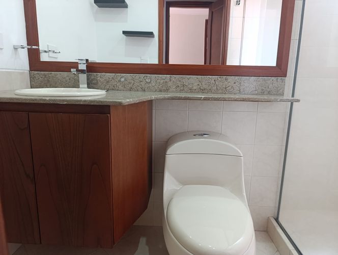 Apartamento de 3 alcobas en arriendo en El Poblado, Medellín, 225 m² · foto 16 de 19