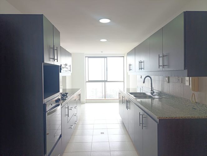 Apartamento de 3 alcobas en arriendo en El Poblado, Medellín, 225 m² · foto 7 de 19