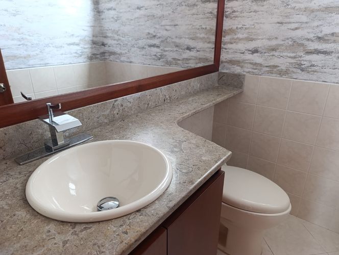 Apartamento de 3 alcobas en arriendo en El Poblado, Medellín, 225 m² · foto 17 de 19