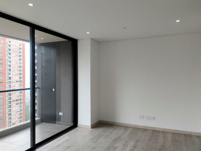 Apartamento de 2 alcobas en arriendo en Vía Las Palmas, Medellín, 93 m² · foto 2 de 17