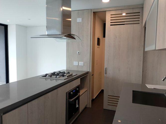 Apartamento de 2 alcobas en arriendo en Vía Las Palmas, Medellín, 93 m² · foto 9 de 17