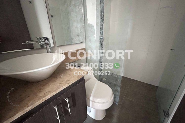 Apartamento de 3 alcobas en arriendo en Loma Del Esmeraldal, Envigado, 90 m² · foto 9 de 24