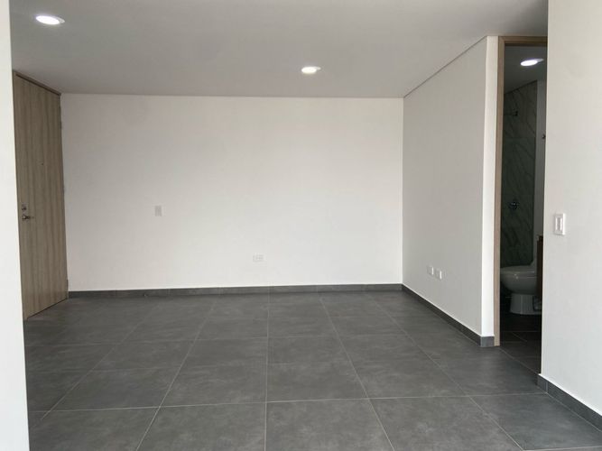 Apartamento de 3 alcobas en venta en Vegas De La Doctora, Sabaneta, 72 m² · foto 2 de 19