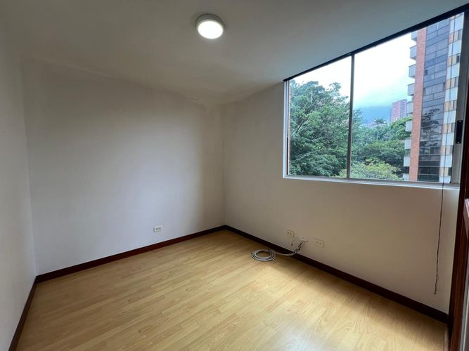Apartamento de 3 alcobas en arriendo en El Poblado, Medellín, 88 m² · foto 11 de 14
