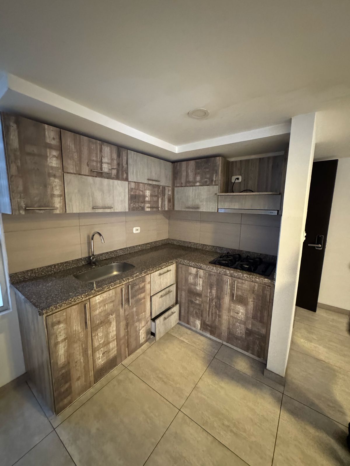 Apartamento en venta en Chipre, Manizales · foto 3 de 15