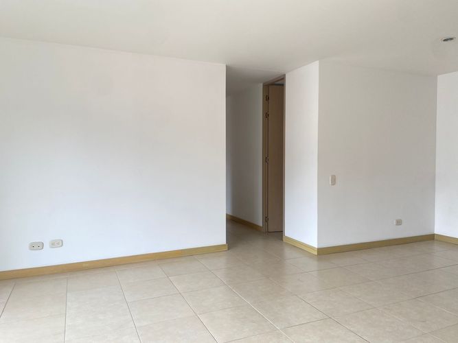 Apartamento de 3 alcobas en arriendo en San Jose, Sabaneta, 85 m² · foto 2 de 17