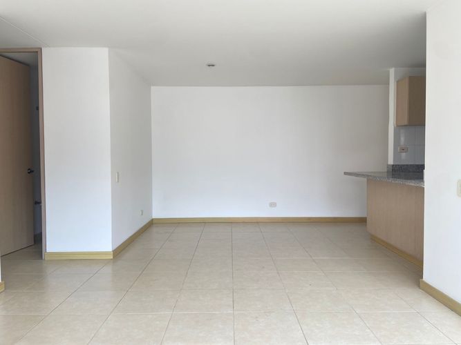 Apartamento de 3 alcobas en arriendo en San Jose, Sabaneta, 85 m² · foto 3 de 17