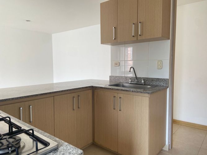 Apartamento de 3 alcobas en arriendo en San Jose, Sabaneta, 85 m² · foto 6 de 17
