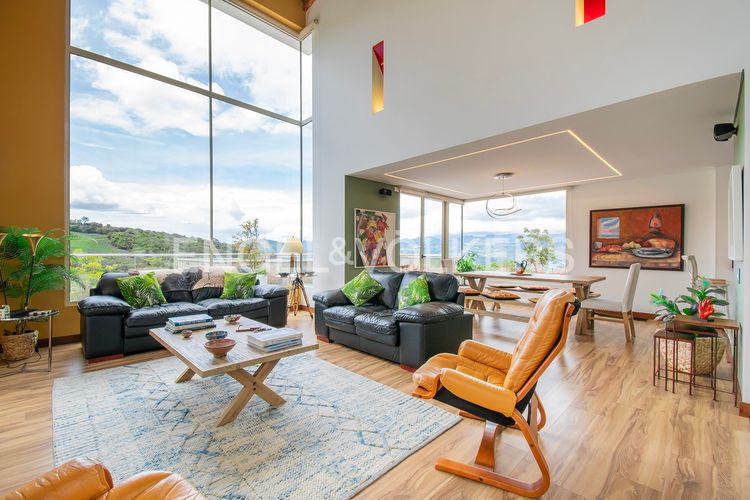 Casa de 3 alcobas en venta en Yerbabuena, Chía, 379 m² · foto 3 de 20