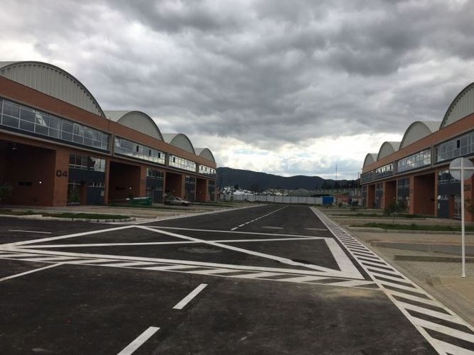 Bodega en venta en Centro Tocancipá, Tocancipá, 1054 m² · foto 3 de 12