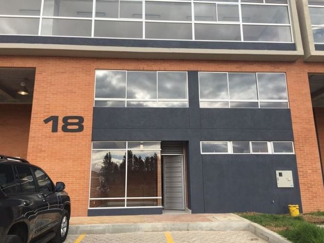 Bodega en venta en Centro Tocancipá, Tocancipá, 1054 m² · foto 4 de 12