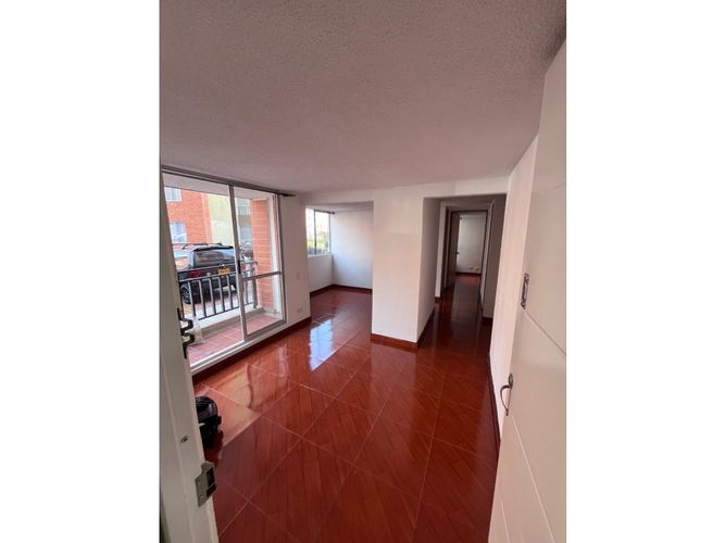 Apartamento de 2 alcobas en venta en Engativá, Soacha, 48 m² · foto 2 de 19