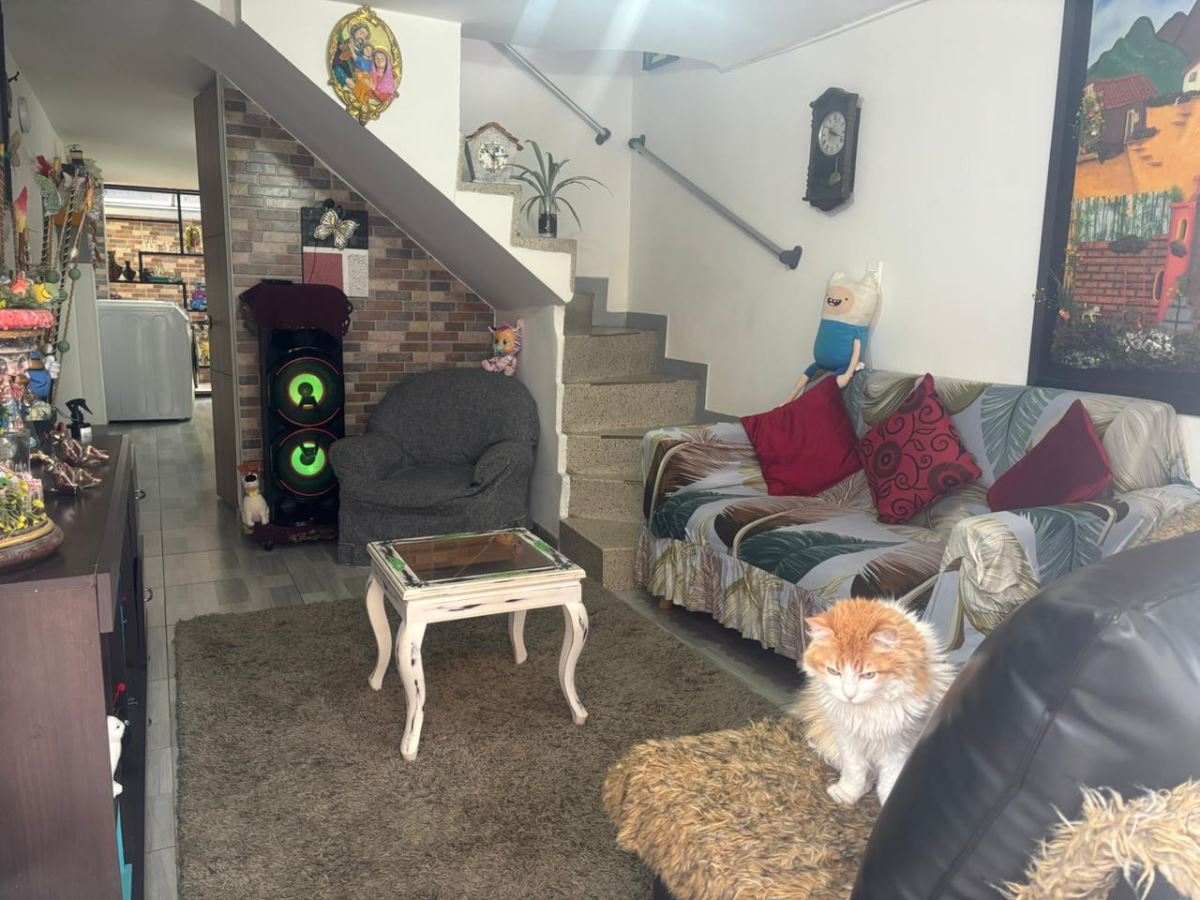 Casa en venta en Ub. Sabana De Tibabuyes, Bogotá · foto 3 de 24