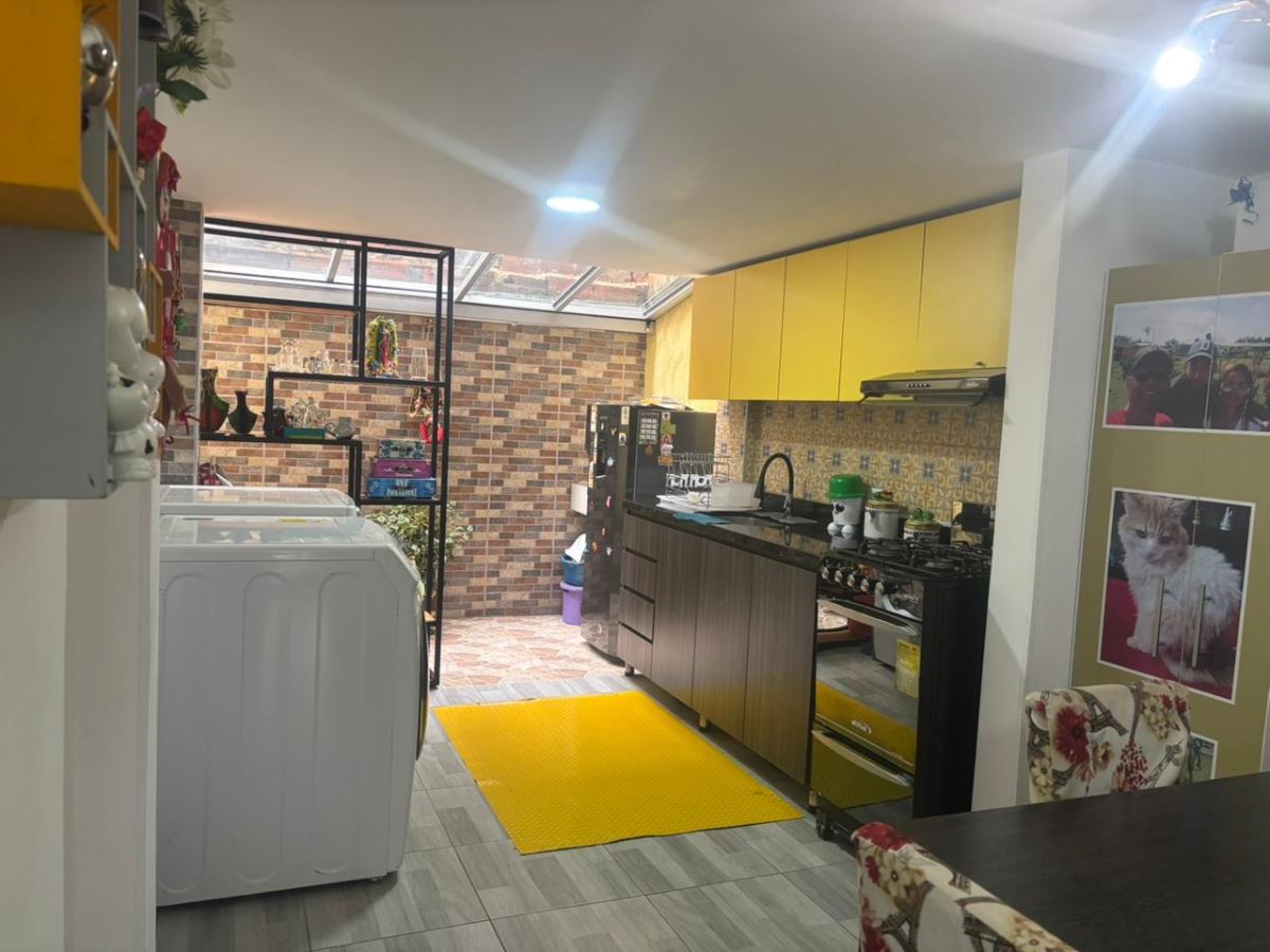 Casa en venta en Ub. Sabana De Tibabuyes, Bogotá · foto 18 de 24