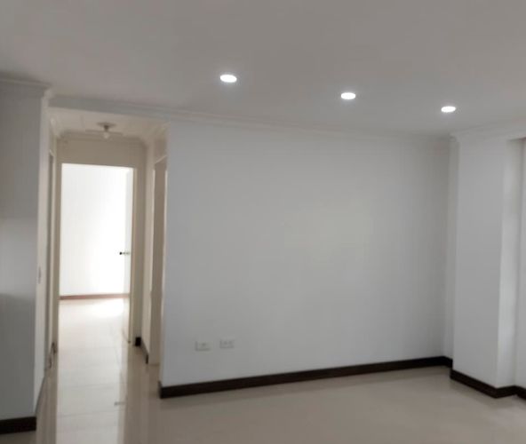 Apartamento de 2 alcobas en arriendo en El Poblado, Medellín, 68 m² · foto 2 de 13