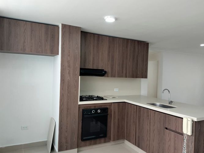 Apartamento de 2 alcobas en arriendo en El Poblado, Medellín, 68 m² · foto 5 de 13