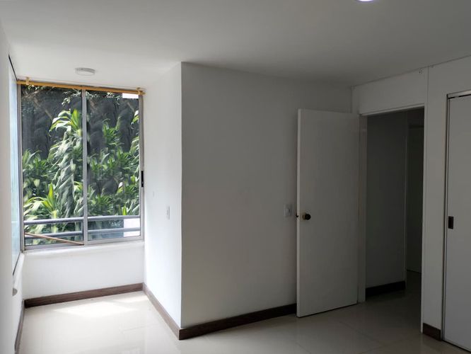 Apartamento de 2 alcobas en arriendo en El Poblado, Medellín, 68 m² · foto 6 de 13