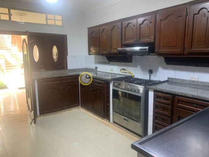 Casa de 5 alcobas en venta en Lagos Del Cacique, Bucaramanga, 657 m² · foto 8 de 24
