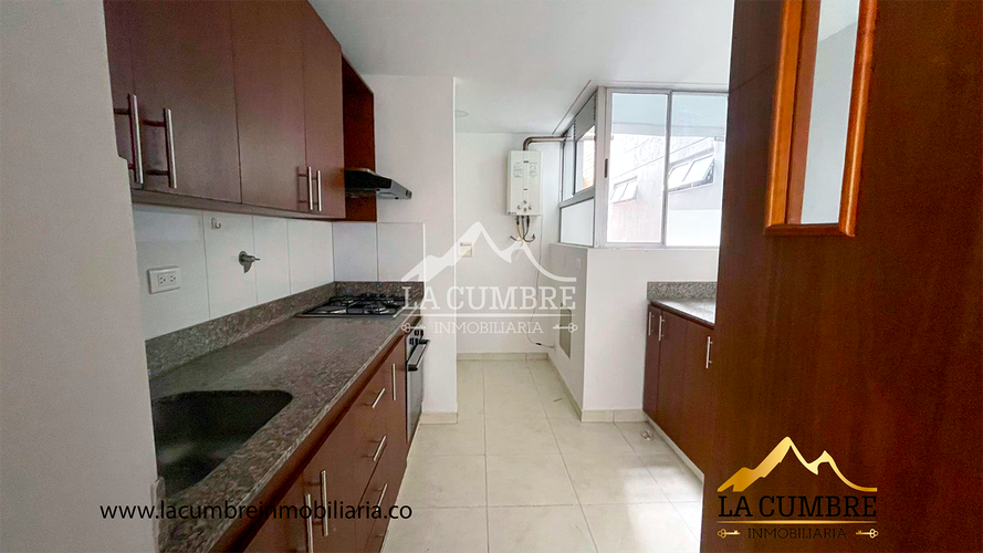 Apartamento de 3 alcobas en arriendo en Zuñiga, Envigado, 117 m² · foto 3 de 9