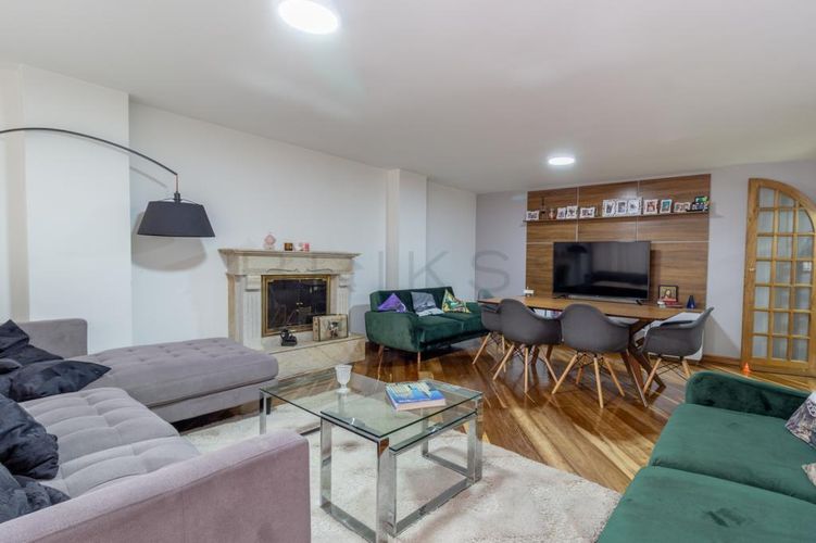 Apartamento de 3 alcobas en venta en Bella Suiza, Bogotá, 167 m² · foto 2 de 16