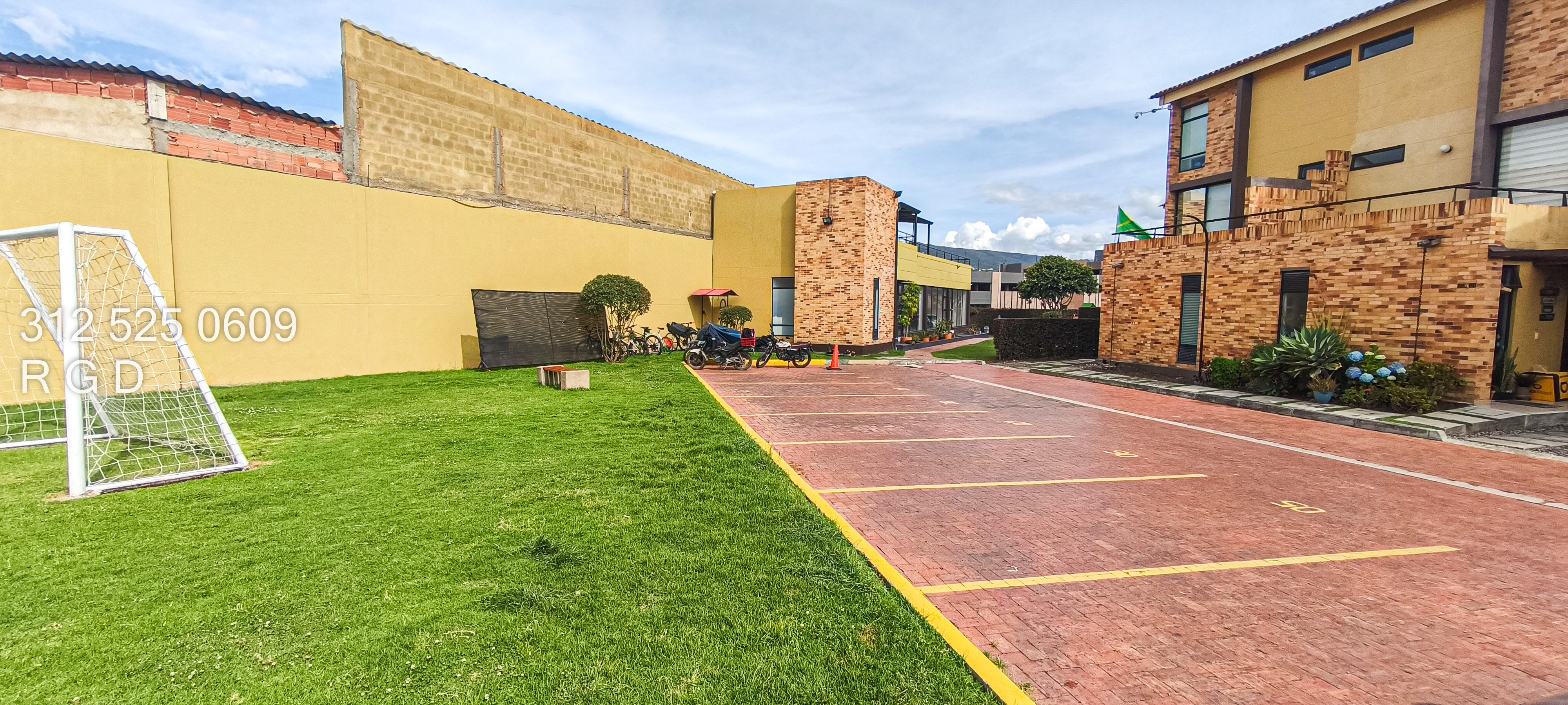Casa en venta en Centro, Cajicá · foto 3 de 24