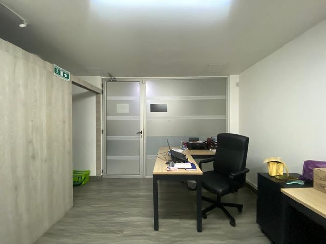 Oficina en arriendo en El Poblado, Medellín, 35 m² · foto 2 de 6