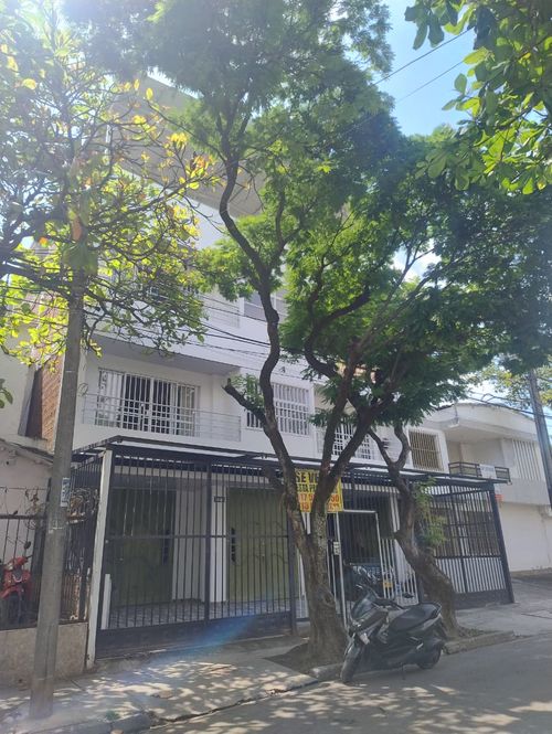 Edificio en venta en La Flora, Cali, 794 m² · foto 3 de 9