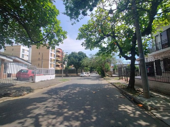 Edificio en venta en La Flora, Cali, 794 m² · foto 8 de 9