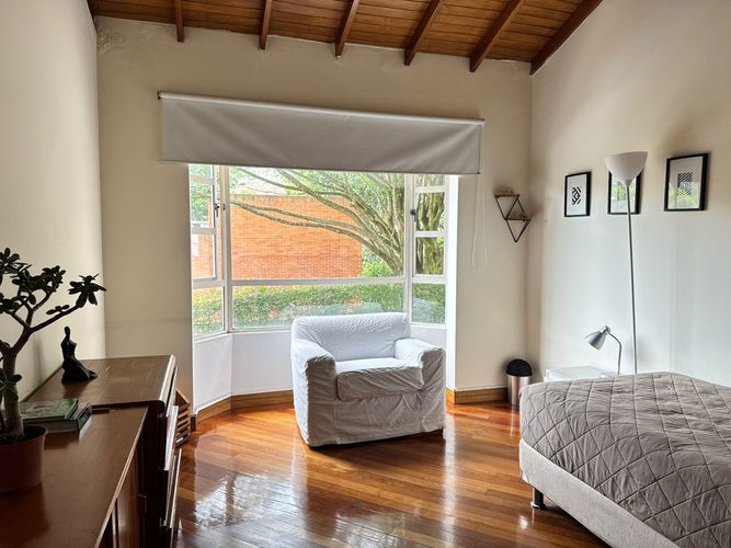 Casa de 4 alcobas en venta en Las Lomas No.1, Medellín, 264 m² · foto 13 de 18