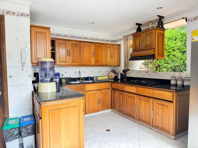 Casa de 4 alcobas en venta en Las Lomas No.1, Medellín, 264 m² · foto 5 de 18