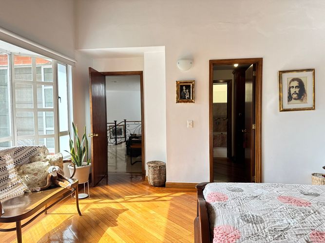Casa de 4 alcobas en venta en Las Lomas No.1, Medellín, 264 m² · foto 10 de 18