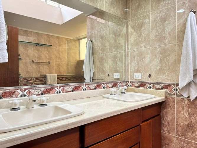 Casa de 4 alcobas en venta en Las Lomas No.1, Medellín, 264 m² · foto 15 de 18