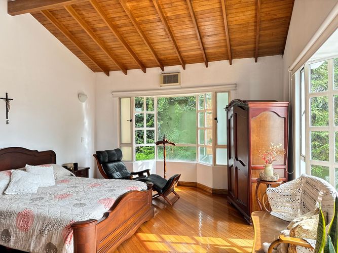 Casa de 4 alcobas en venta en Las Lomas No.1, Medellín, 264 m² · foto 9 de 18