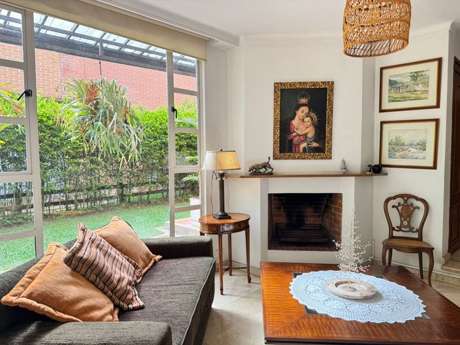 Casa de 4 alcobas en venta en Las Lomas No.1, Medellín, 264 m² · foto 4 de 18