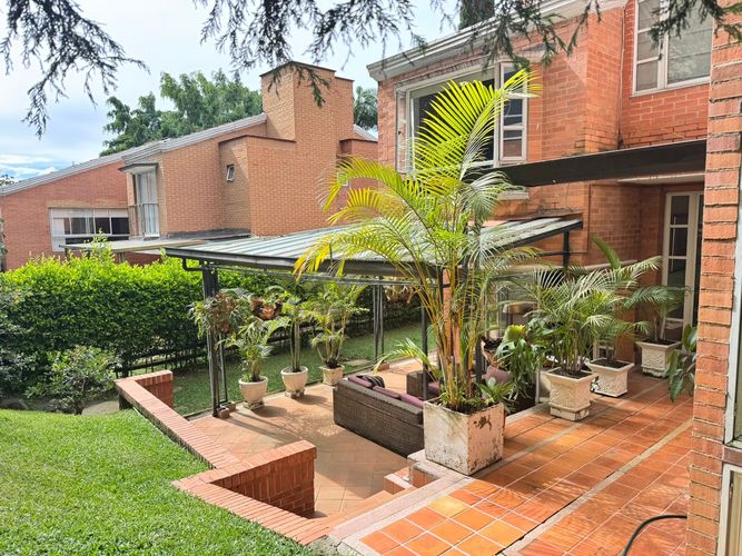 Casa de 4 alcobas en venta en Las Lomas No.1, Medellín, 264 m² · foto 16 de 18